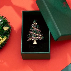                                                             Strassz karácsonyfa bross 