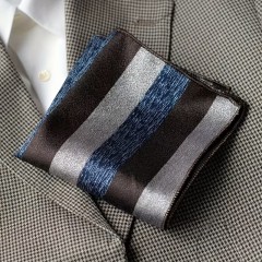                     Exkluzív jaquard díszzsebkendő - Csíkos Diszzsebkendő