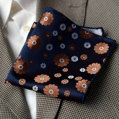                     Exkluzív jaquard díszzsebkendő - Barna virágos Diszzsebkendő